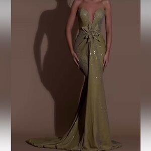Elegant Gold Evening Gown
